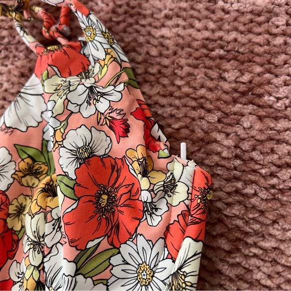 Bikini Bundle 3 top + 1 bottom - Picture 6 of 9